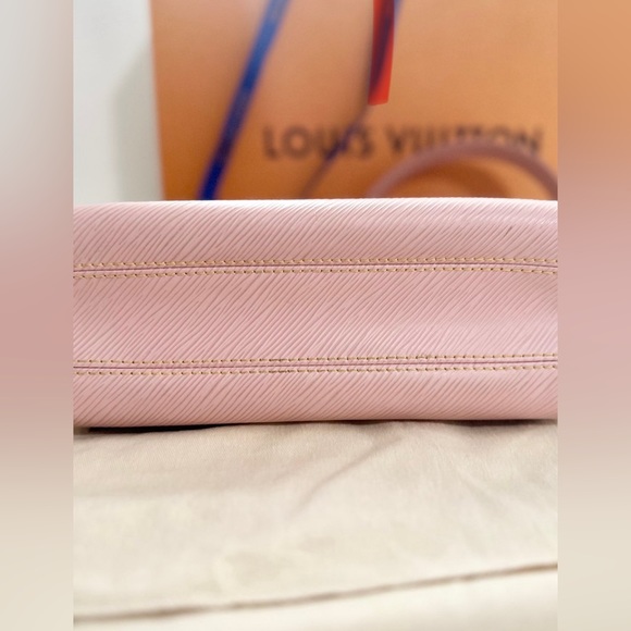 Louis Vuitton Twist Pink Epi MM Shoulder Bag - Picture 7 of 12